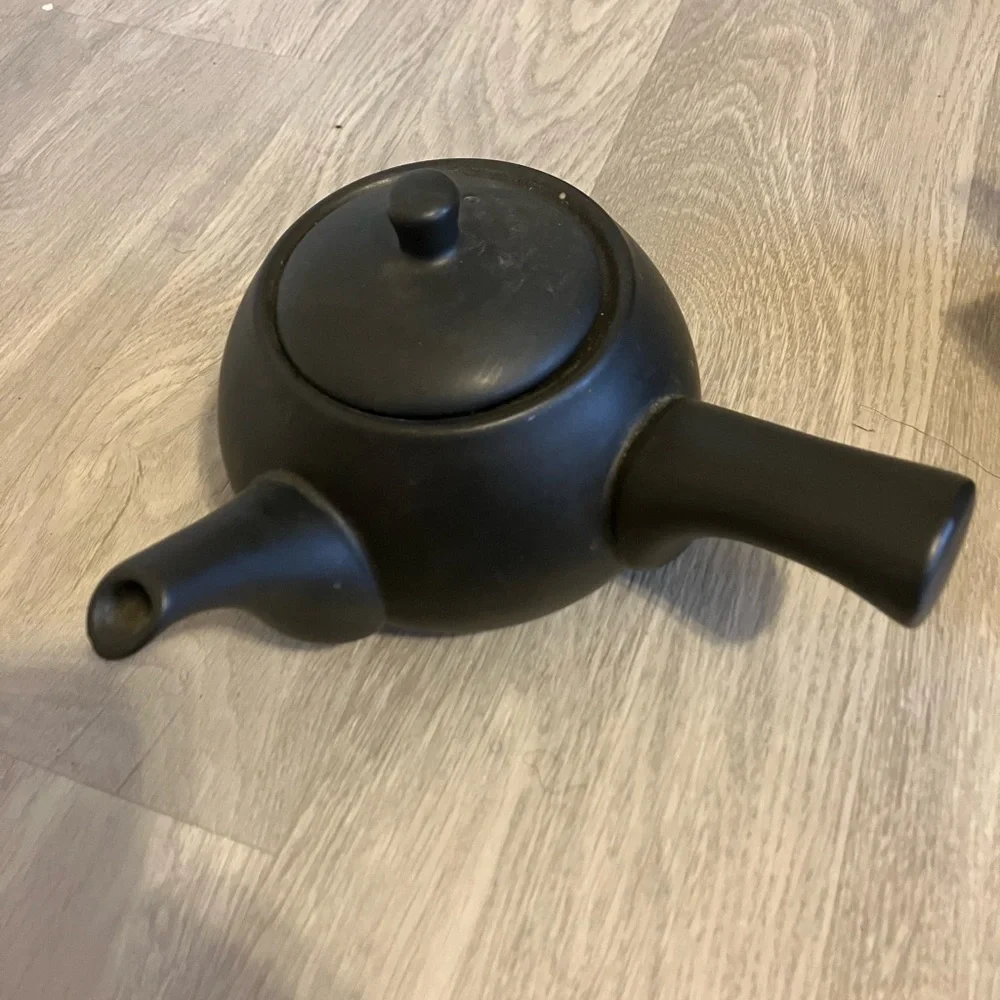 Tokoname-ware ceramic Japanese side-handled teapot, known as‎ a kyusu